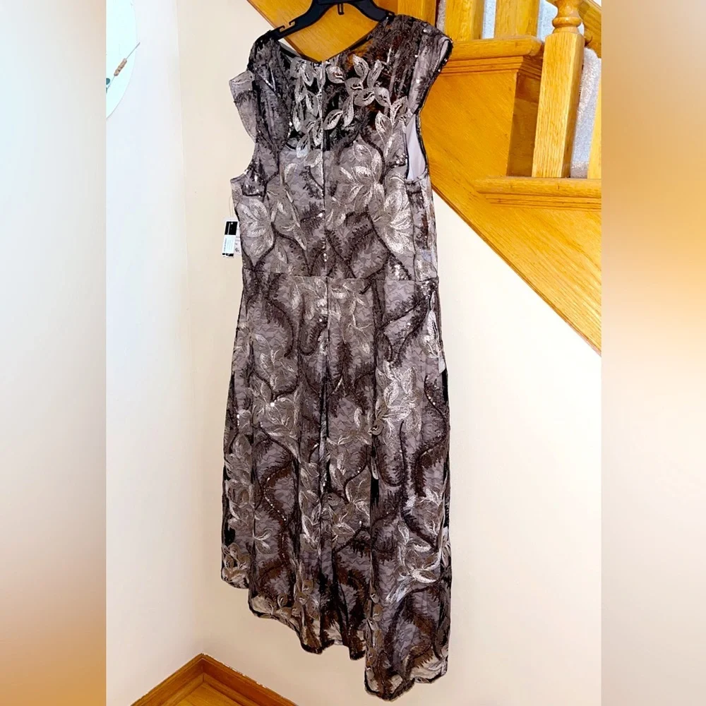 Women’s Formal Dress Sz 18 R&M Richards Floral Embroidery Sequin Gown Champagne